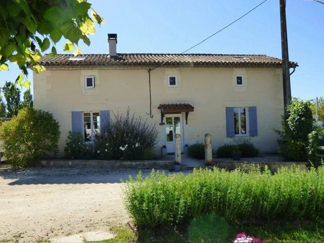 Charmant ensemble en Dordogne : Deux maisons et dépendances sur près d'un hectare