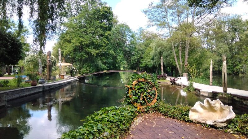 Emplacement Magique sur les Rives de la Charente, Sans Voisins Proches – Mansle