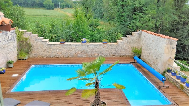 Ancien Moulin sur Ile Privée, Lieu paisible, Grange, Piscine, Près de Mansle