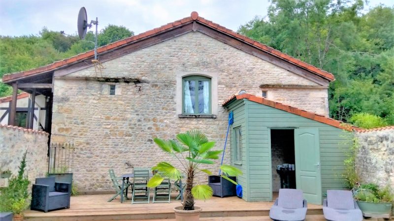 Ancien Moulin sur Ile Privée, Lieu paisible, Grange, Piscine, Près de Mansle
