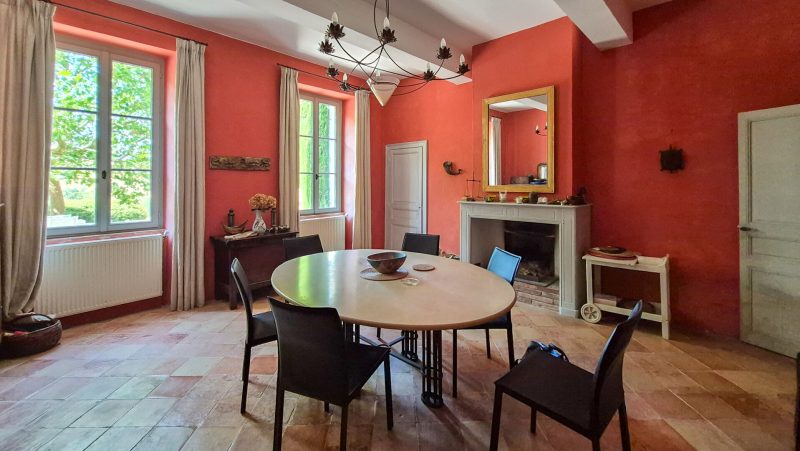 Élégante demeure de caractère du Lauragais avec logement indépendant et piscine. 35 minutes de Toulouse